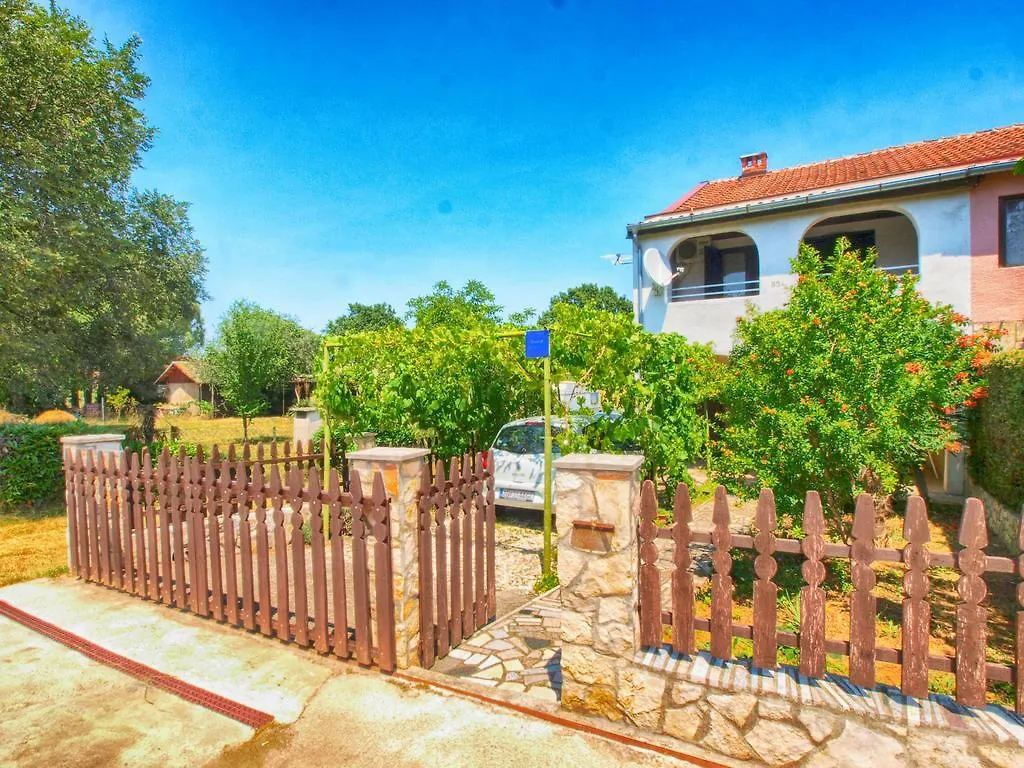 Apartments Zlatko 1397 Štinjan